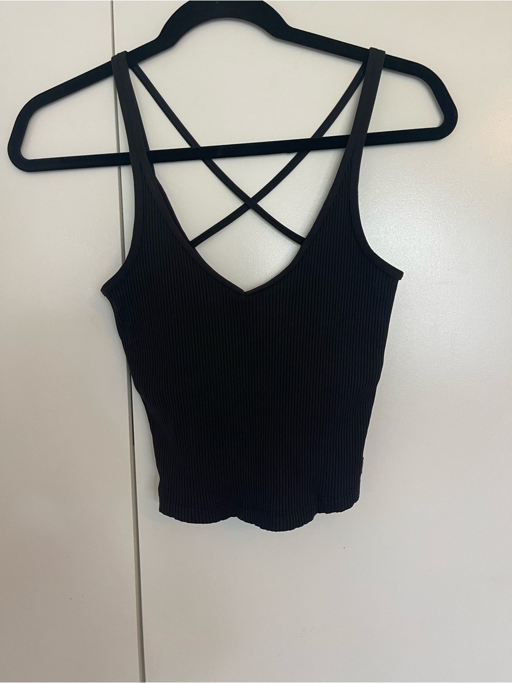 Vuori Black Rib Crop Tank